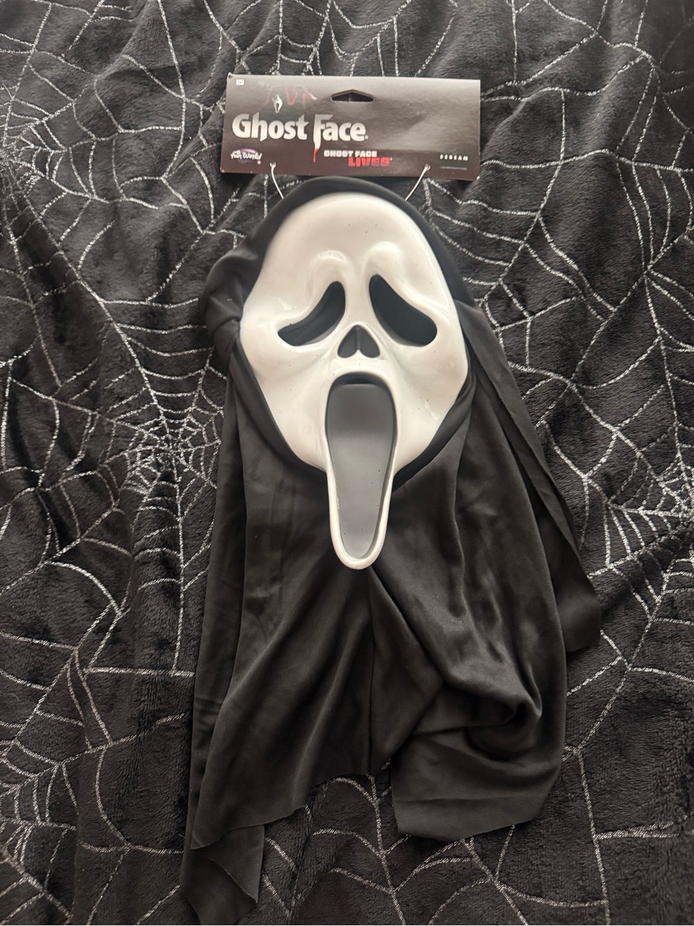 Ghost Face Scream Halloween Costume Mask - White and Black
